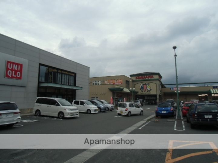 ロイヤルイースト107の周辺