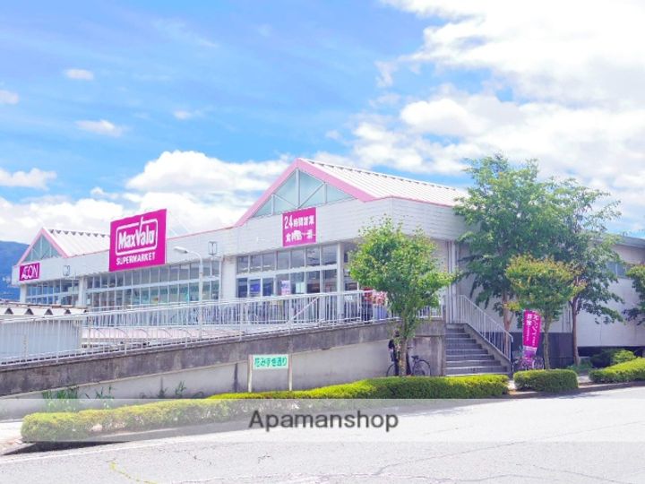 ロイヤルイースト107の周辺