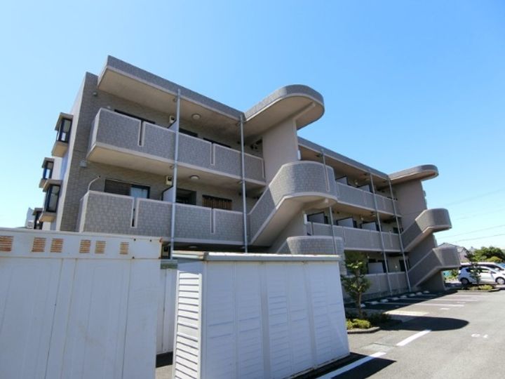 フェルミエール香貫の外観