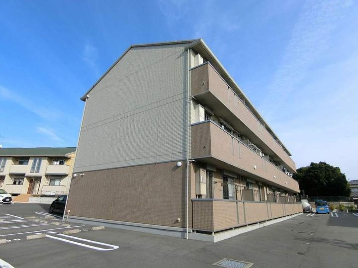 ウエスト フィールド B棟の外観