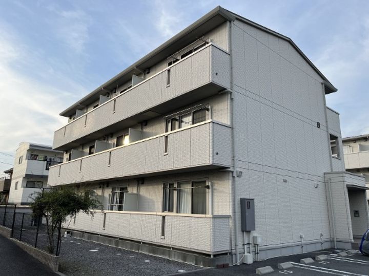 プレミアム B棟の外観