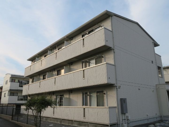プレミアム B棟の外観