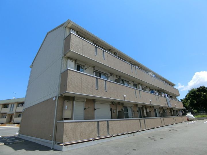 ウエスト フィールド B棟の外観