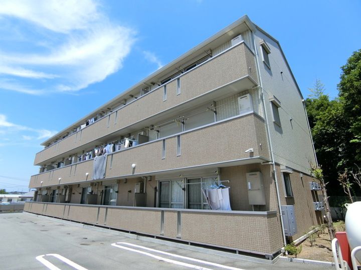 ウエスト フィールド B棟の外観