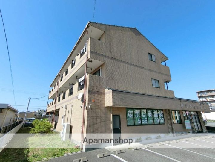 ルインズワタナベの外観