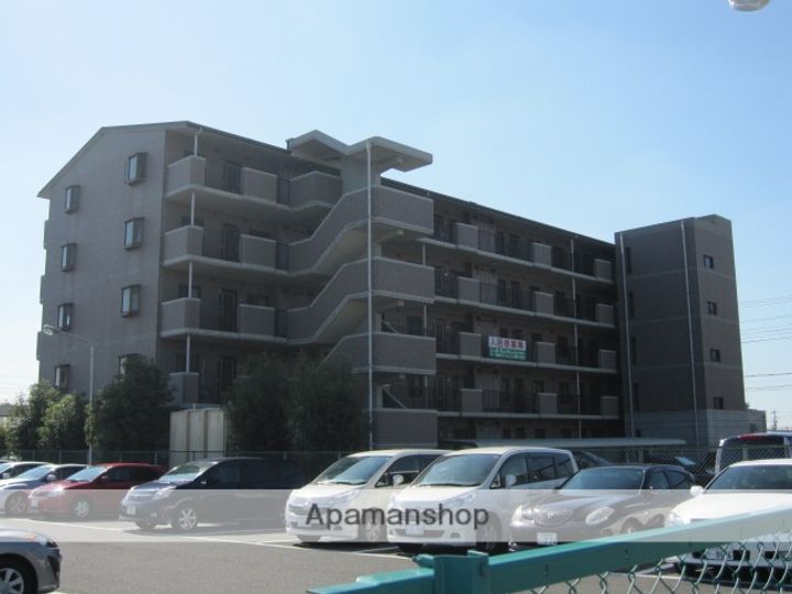 静岡県駿東郡長泉町下土狩の賃貸マンションの外観