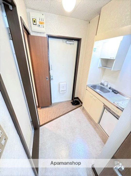 セゾンナカイの玄関