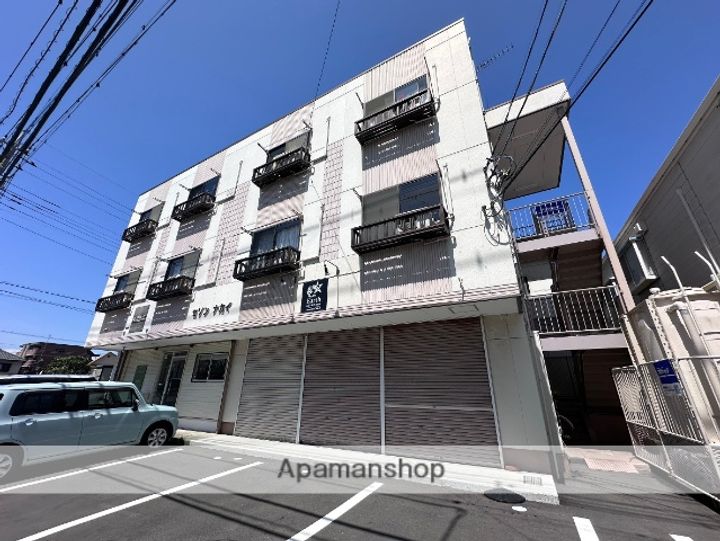 セゾンナカイの外観