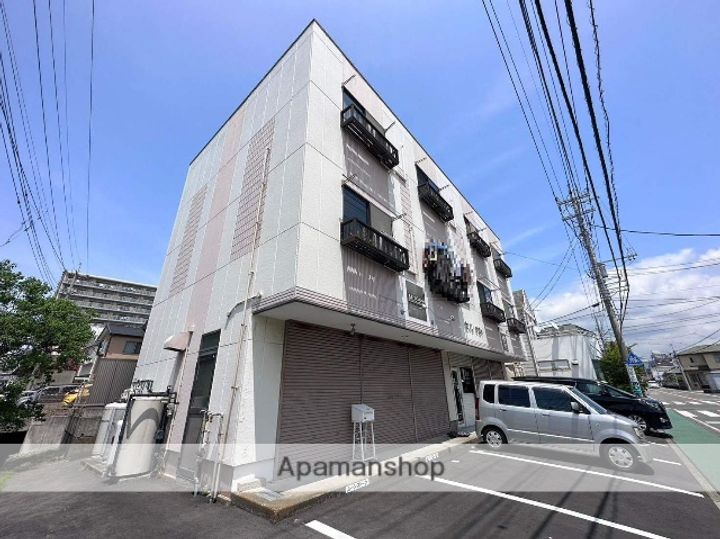 セゾンナカイの外観