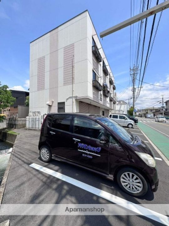 セゾンナカイの外観