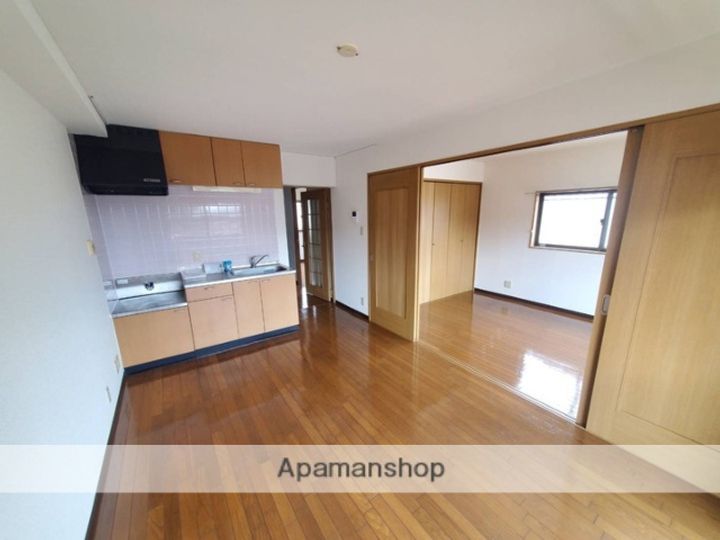 ロイヤルマンション東部建物Ⅱの居間