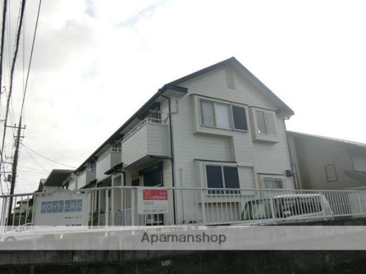 ホワイトヒルズの外観