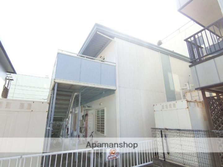 コーポラスレイの外観