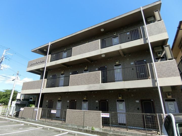 ロイヤルプレイス88の外観