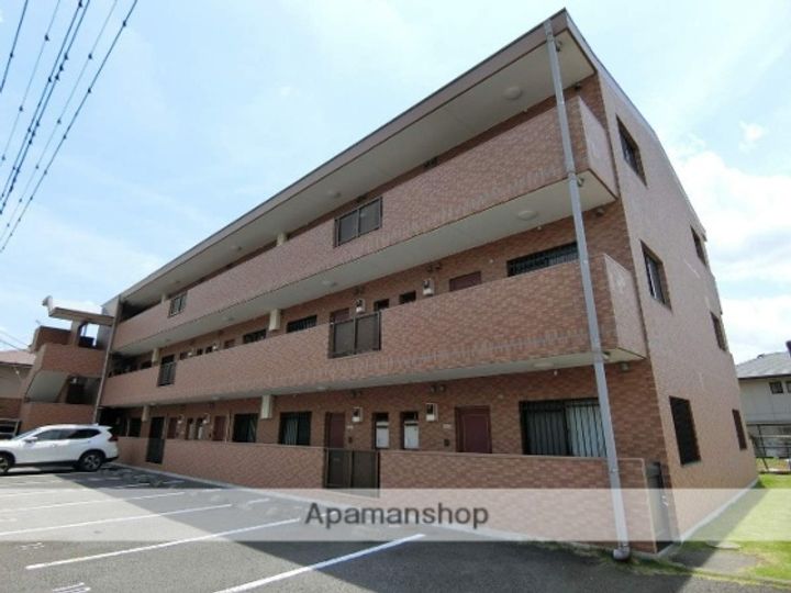 イーストコートの外観