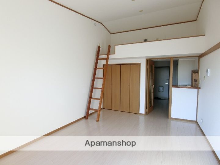 ロイヤルヒルズ大棚の内装