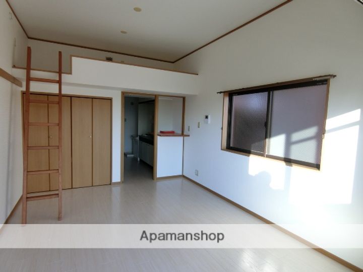 ロイヤルヒルズ大棚の内装