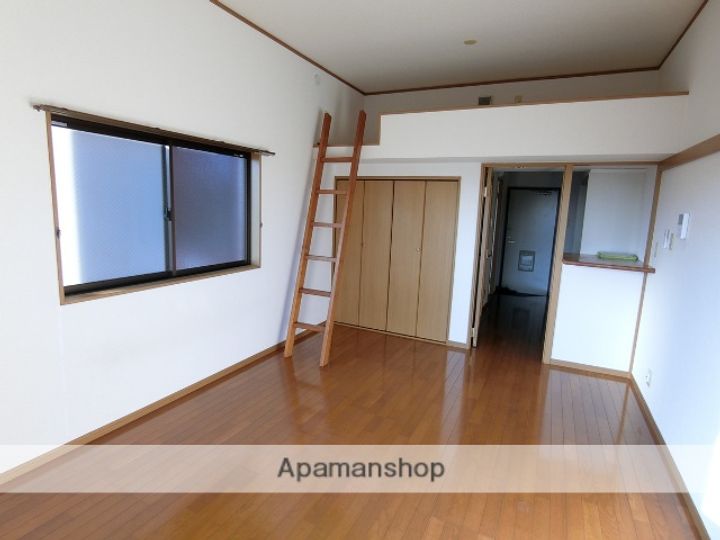 ロイヤルヒルズ大棚の内装