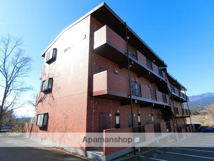 ロイヤルヒルズ大棚の外観