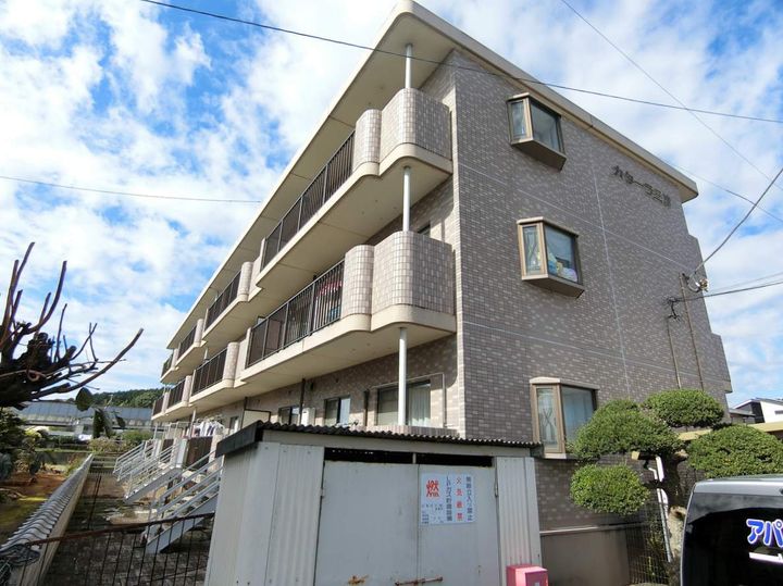 カターラ三清203の外観