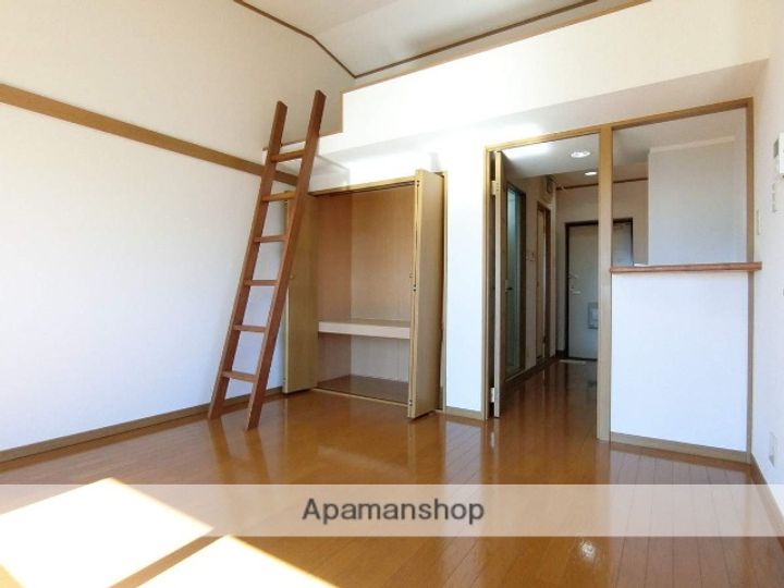 ロイヤルマンション東部建物Ⅰの居間