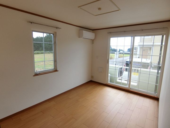 ハイウェイヒルズ101の居間