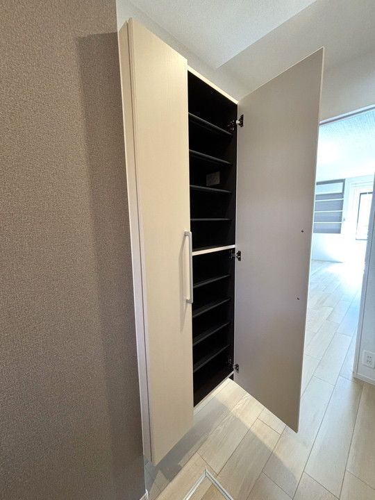 テェーニメント・ブイピー200の内装