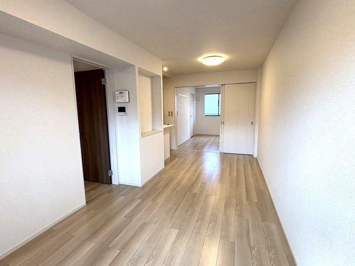 ロワイヤル フジガーデンEの居間