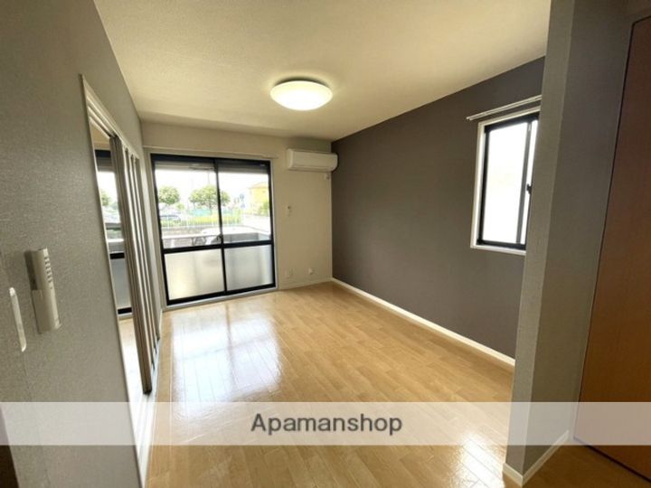 ルミエール大坂A101の内装