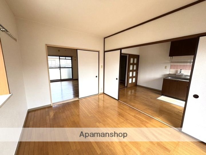 サンティラ21の居間