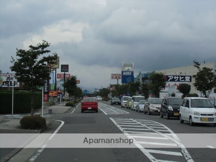 静岡県御殿場市東田中1丁目の賃貸アパートの周辺