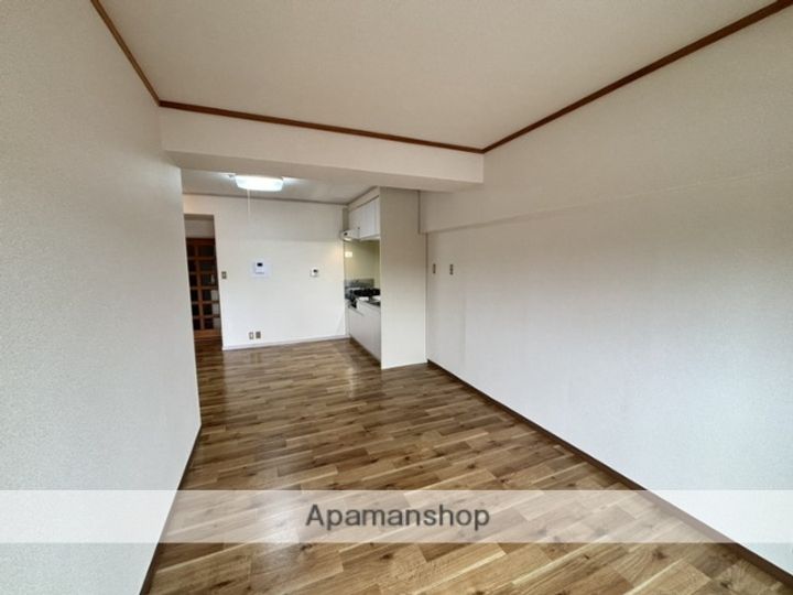 メゾン東富士の内装