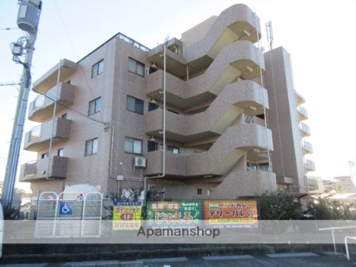 カツマタプラザの外観