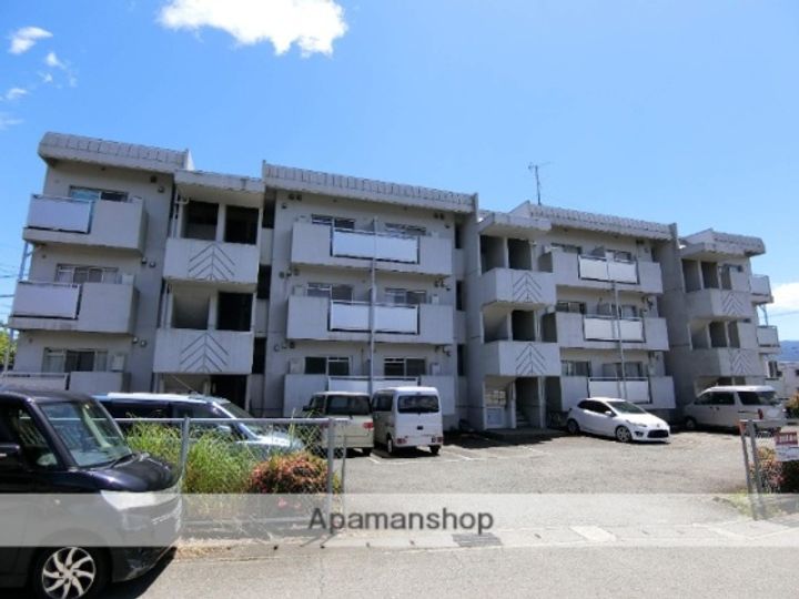 メゾン富士岡の外観