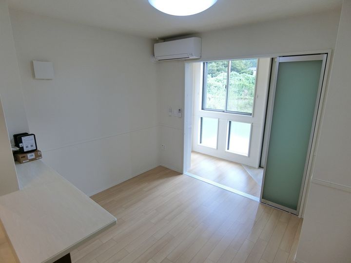 メゾン・ココ岩波の居間