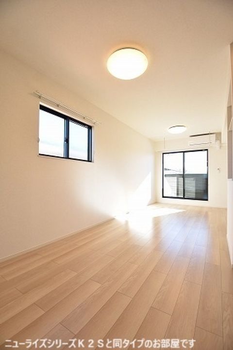 ロワイヤルフジガーデンⅡの居間