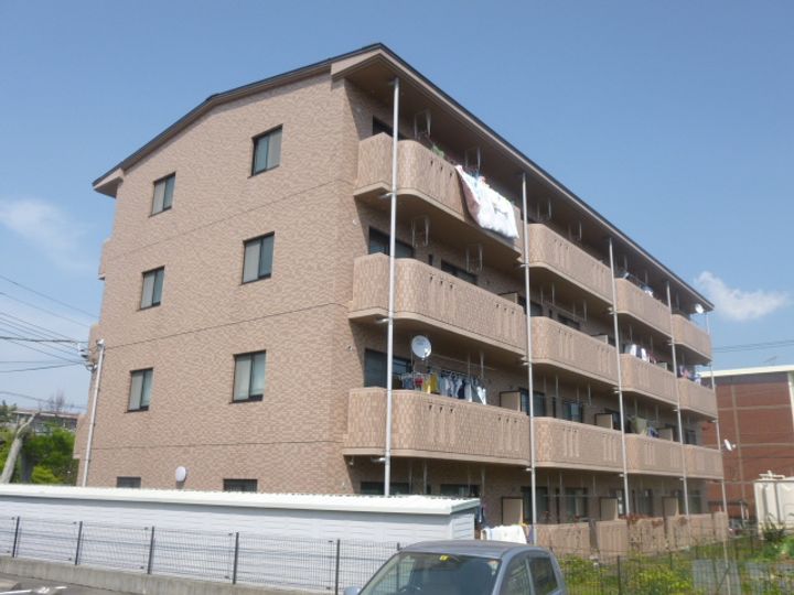 ソレアード京塚原の外観