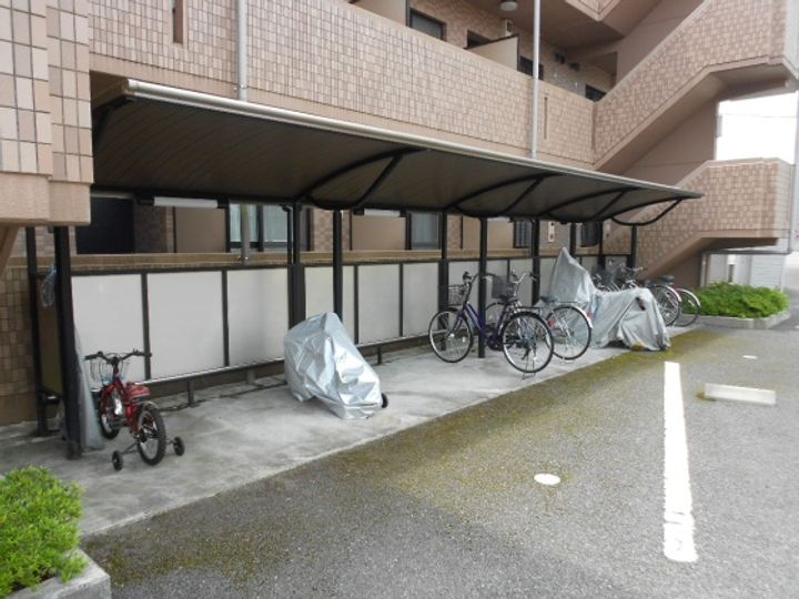 ソレアード京塚原の外観