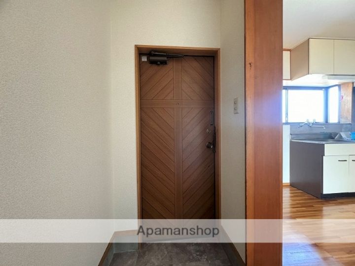 中之台ハイツの玄関