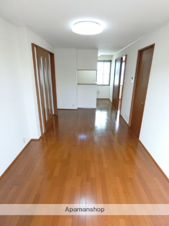 静岡県沼津市大諏訪の賃貸アパート201の居間