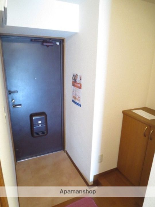 ひまわりはうすⅡの玄関