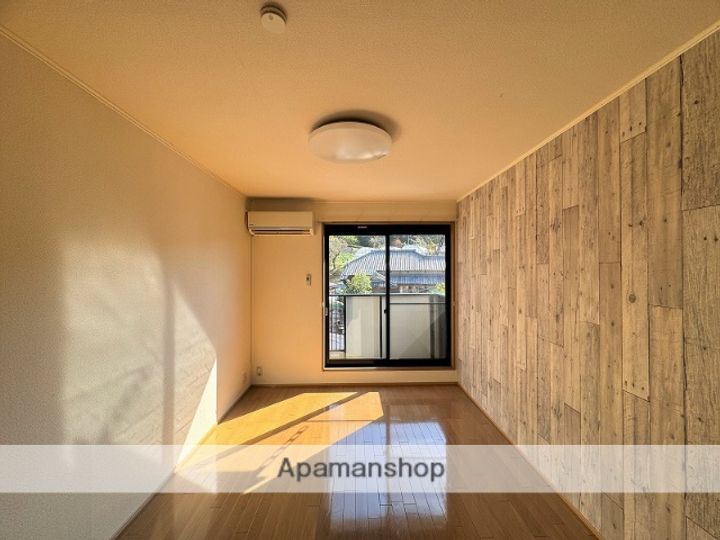 スカイコート小野沢A201の居間