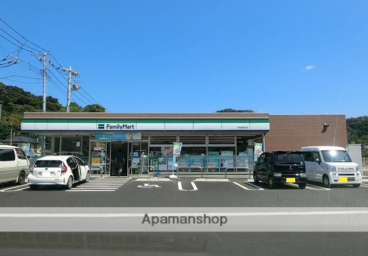 レアールカロン402の周辺