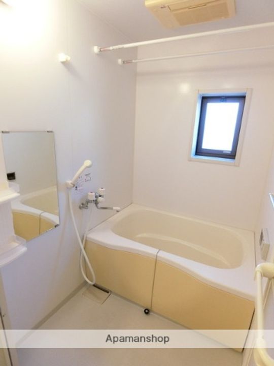 カメリア・コートの風呂