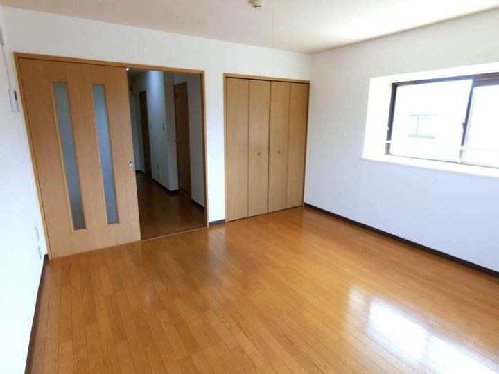 静岡県駿東郡長泉町竹原の賃貸マンションの居間