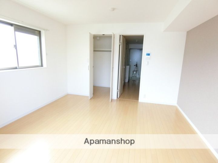 静岡県沼津市西条町の賃貸マンション308の居間