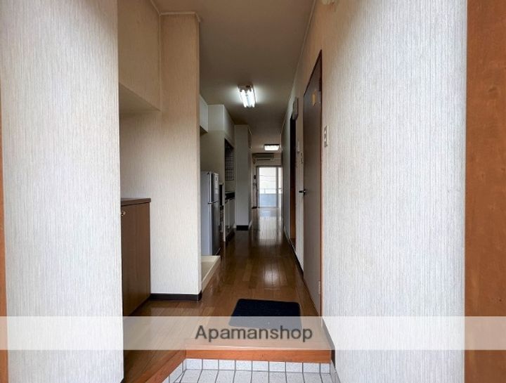 長岡アパートメントハウスI303の玄関