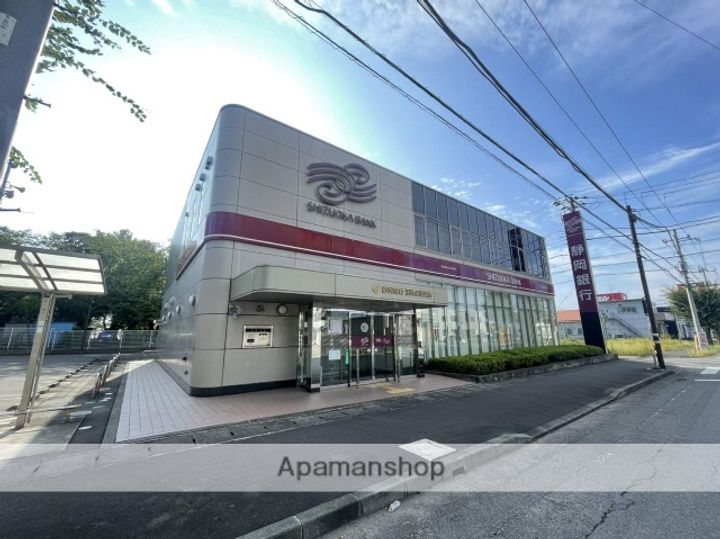 メゾネット・メイの周辺