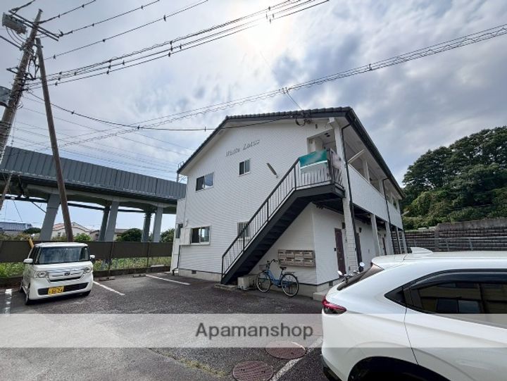 WHITE LOTUS202の外観