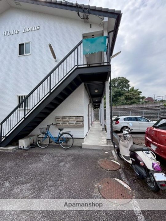 WHITE LOTUS202の外観